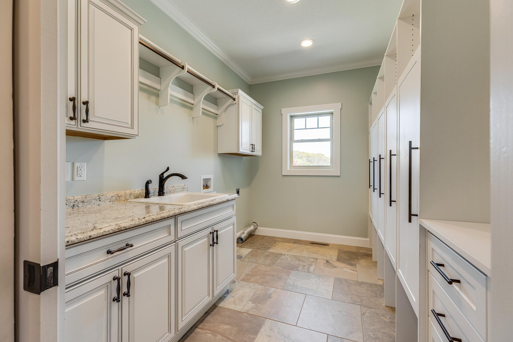 2625 Edinburgh Channel Road Kingsport, TN 37664 - Photo 35 of 104 130