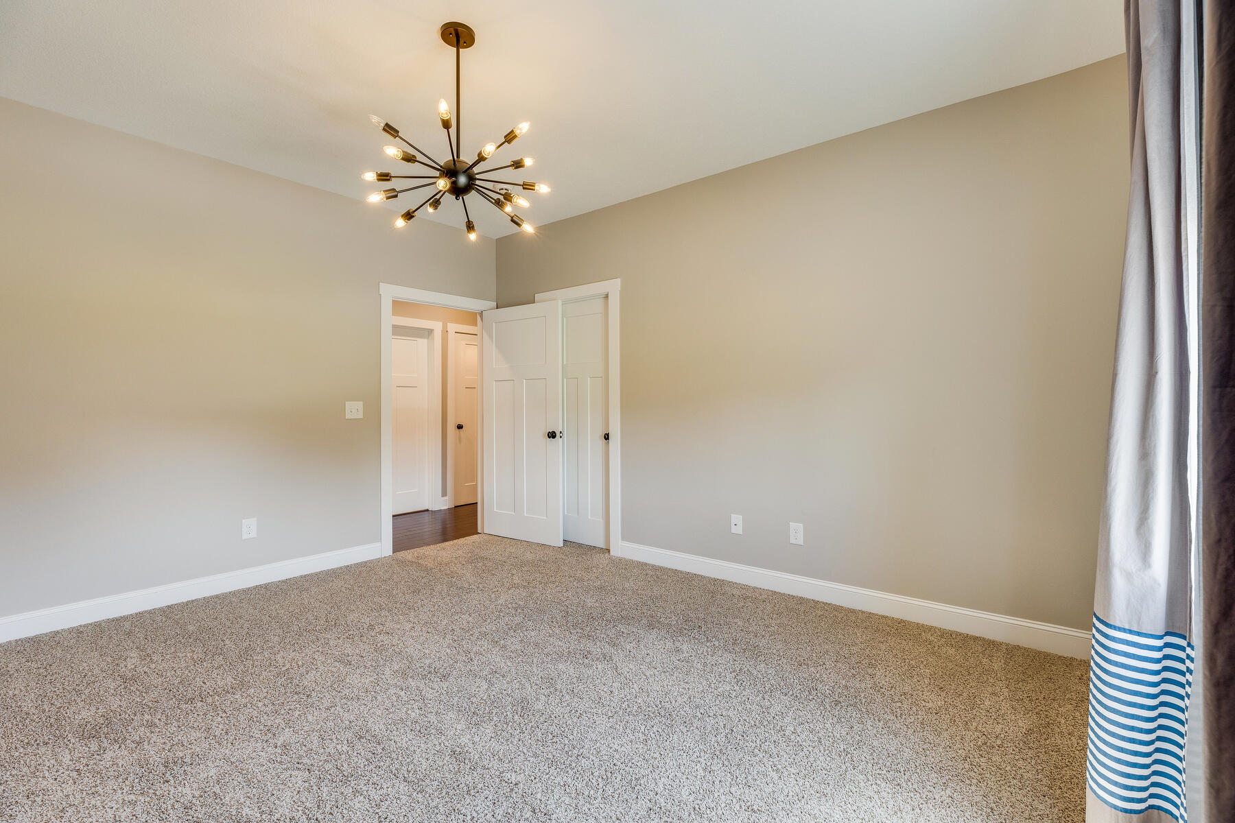 2625 Edinburgh Channel Road Kingsport, TN 37664 - Photo 57 of 104 149