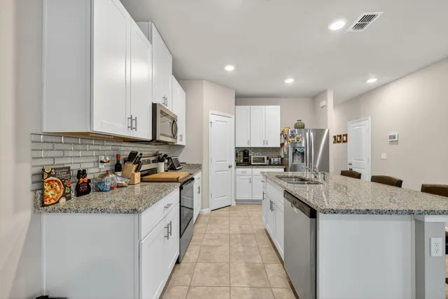 $422,900 | 5672 Southeast Edgewater Circle, Stuart, FL 34997