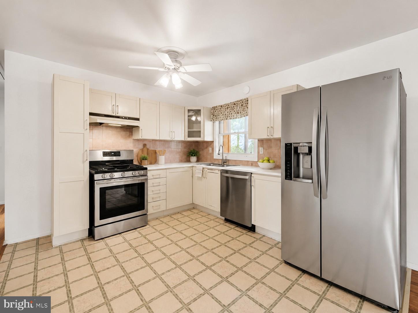 306 Regency Circle Linthicum Heights, MD 21090 - Photo 18 of 73 Room is virtually staged.