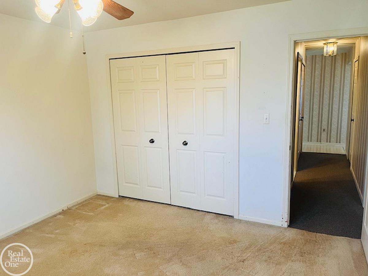 1935 North River Road St. Clair, MI 48079 - Photo 11 of 28 50160630-344c1b63-f6f0-44f3-9129-52fdedc1196b.JPG