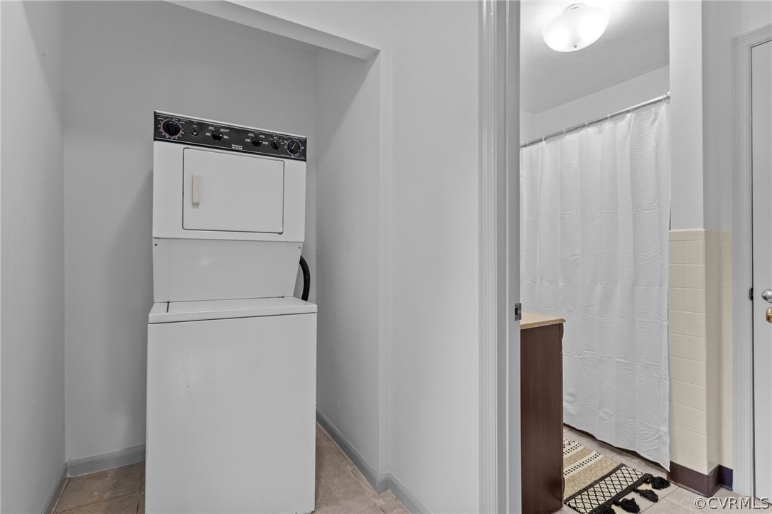 1692 Miller Lk Road Rice, VA 23966 - Photo 20 of 35 a utility room with dryer and washer