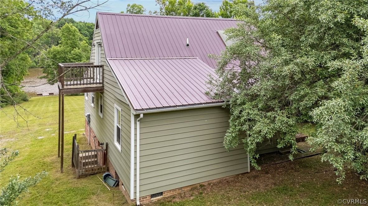 1692 Miller Lk Road Rice, VA 23966 - Photo 31 of 35 a view of a small house with a trees in the background