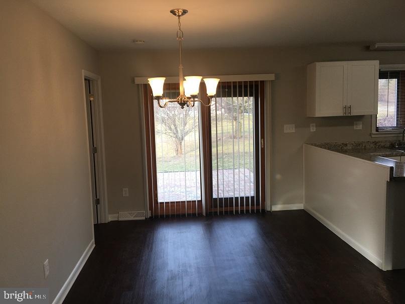 3802 Mills Road Sharpsburg, MD 21782 - Photo 8 of 21 Dining area