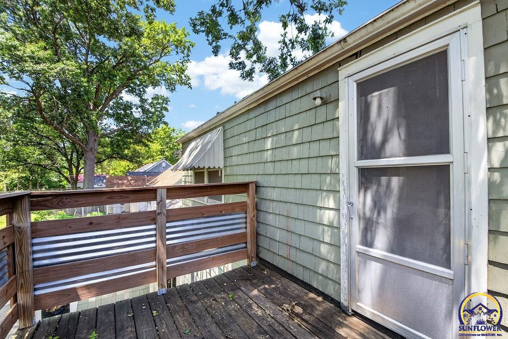 3115 Southwest 11th Street Topeka, KS 66604 - Photo 23 of 44