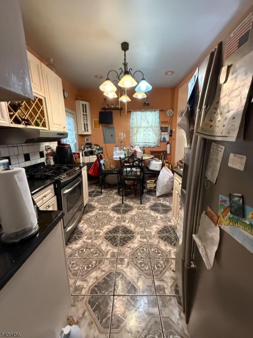 744 Trumbull Street Elizabeth, NJ 07201 - Photo 2 of 8