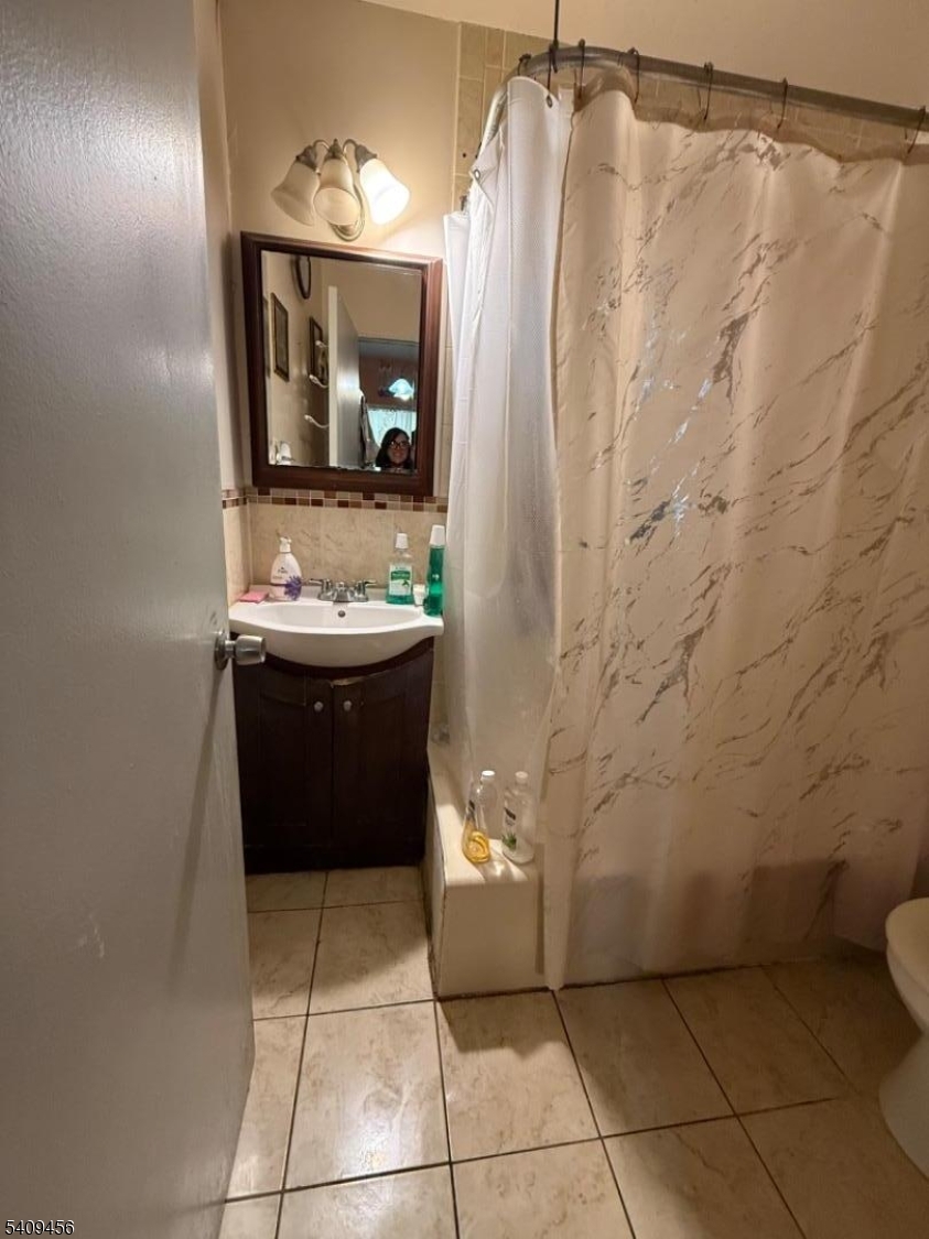 744 Trumbull Street Elizabeth, NJ 07201 - Photo 3 of 8