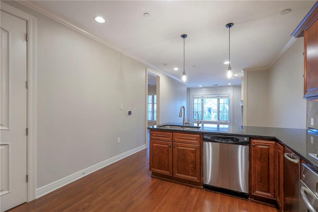 10531 Mission Road, Unit 207 Leawood, KS 66206 - Photo 15 of 34