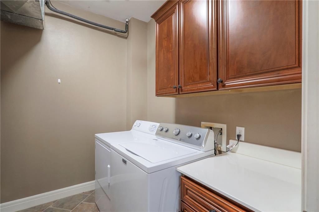 10531 Mission Road, Unit 207 Leawood, KS 66206 - Photo 22 of 34