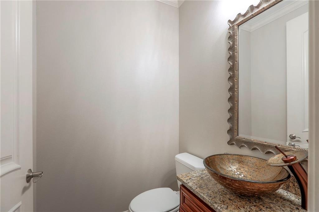 10531 Mission Road, Unit 207 Leawood, KS 66206 - Photo 23 of 34