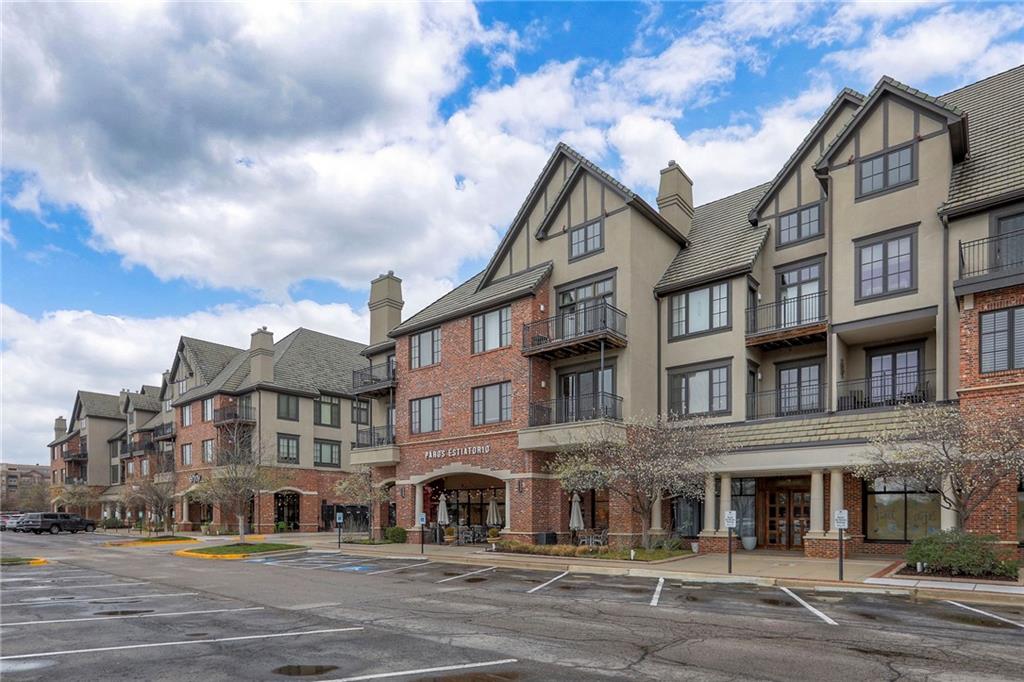 10531 Mission Road, Unit 207 Leawood, KS 66206 - Photo 31 of 34