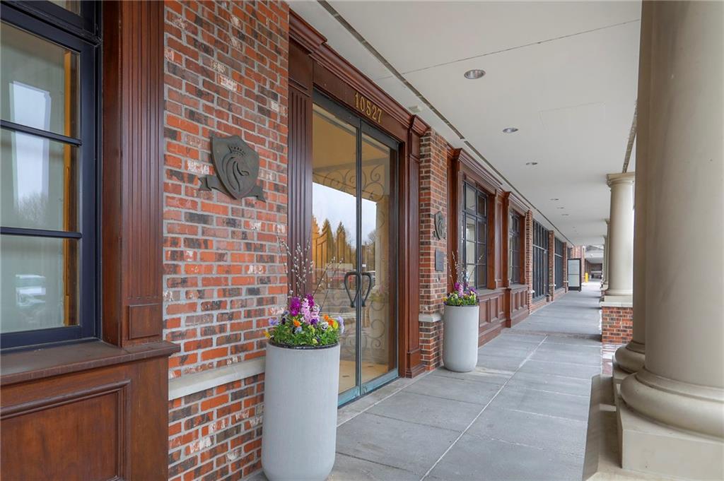 10531 Mission Road, Unit 207 Leawood, KS 66206 - Photo 32 of 34