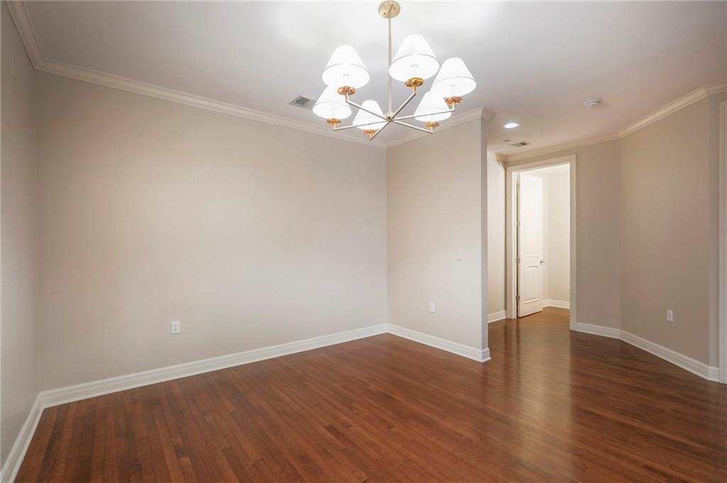 10531 Mission Road, Unit 207 Leawood, KS 66206 - Photo 4 of 34