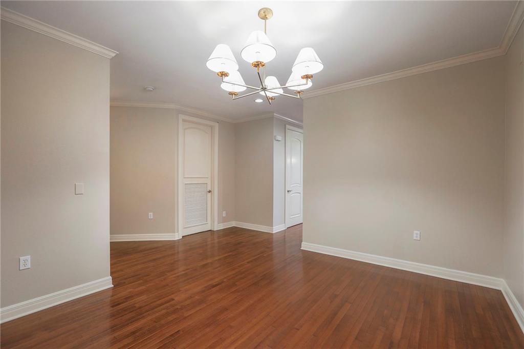 10531 Mission Road, Unit 207 Leawood, KS 66206 - Photo 5 of 34