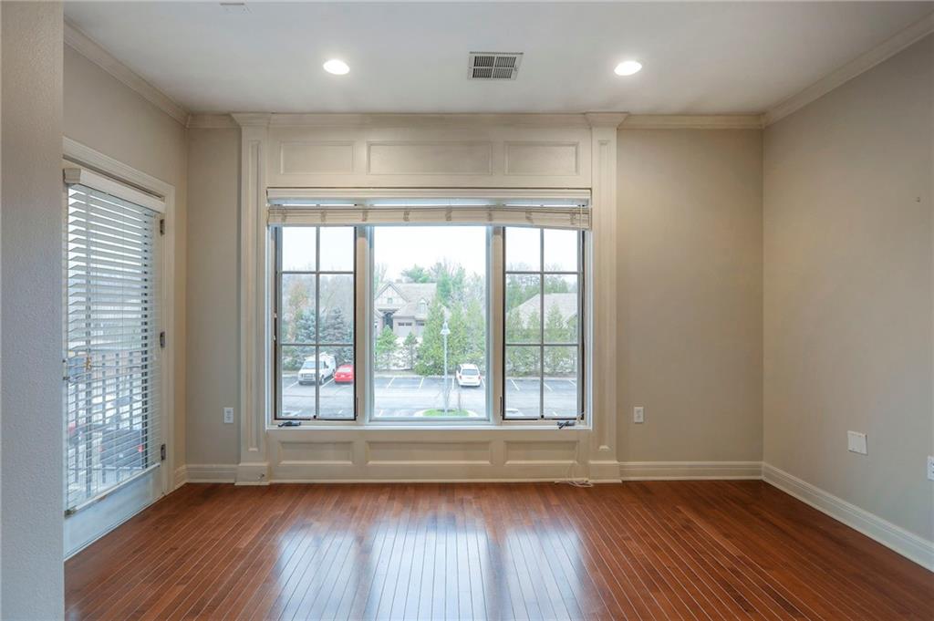 10531 Mission Road, Unit 207 Leawood, KS 66206 - Photo 10 of 34