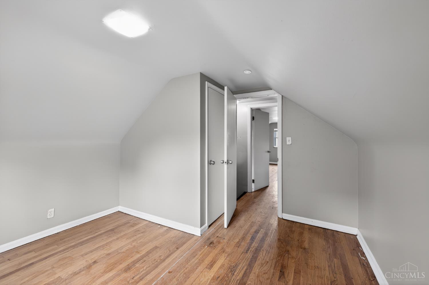 1398 Adams Road Cincinnati, OH 45231 - Photo 26 of 30