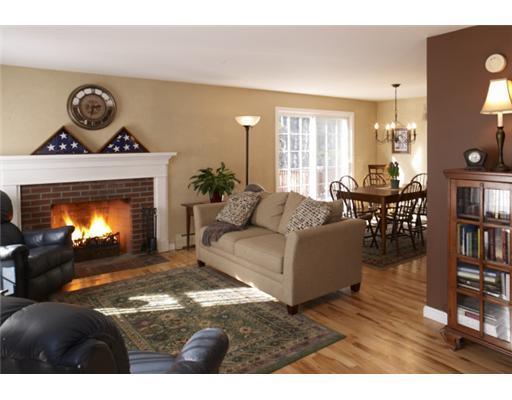 7 Norton Farm Road Freeport, ME 04032 - Photo 2 of 16 Living Room.