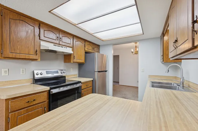 $230,000 | 8433 Yates Avenue North, Unit 6, Brooklyn Park, MN 55443