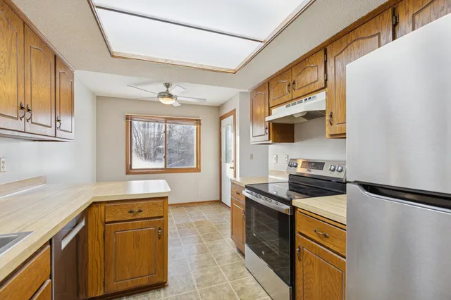 $230,000 | 8433 Yates Avenue North, Unit 6, Brooklyn Park, MN 55443