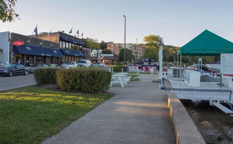 $1,475,000 | 765 Brickley Court, Fontana, WI 53125