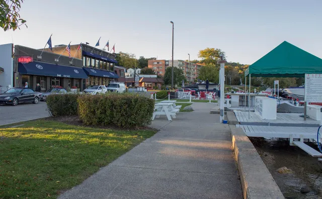 $1,475,000 | 765 Brickley Court, Fontana, WI 53125