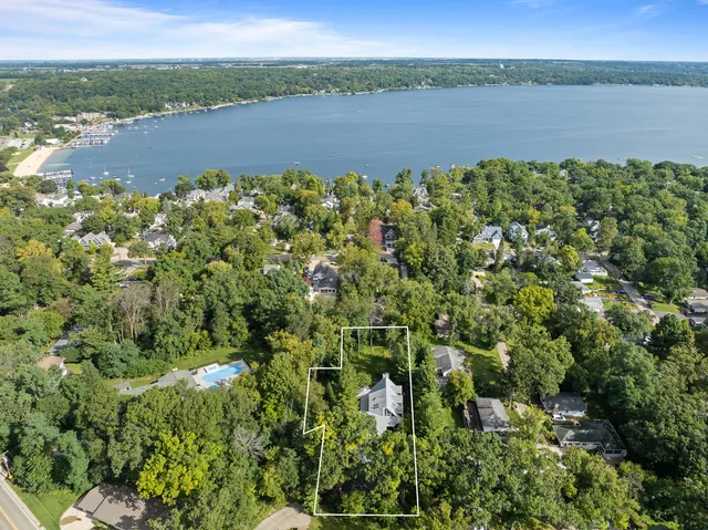 $1,475,000 | 765 Brickley Court, Fontana, WI 53125