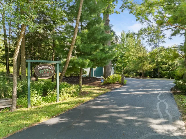 $1,475,000 | 765 Brickley Court, Fontana, WI 53125