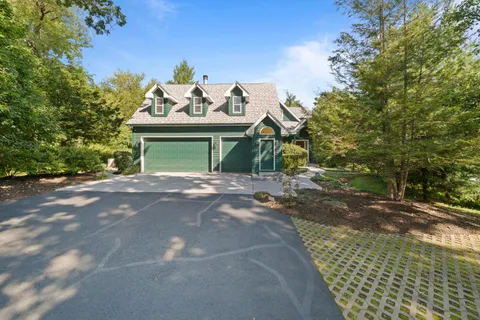 $1,475,000 | 765 Brickley Court, Fontana, WI 53125