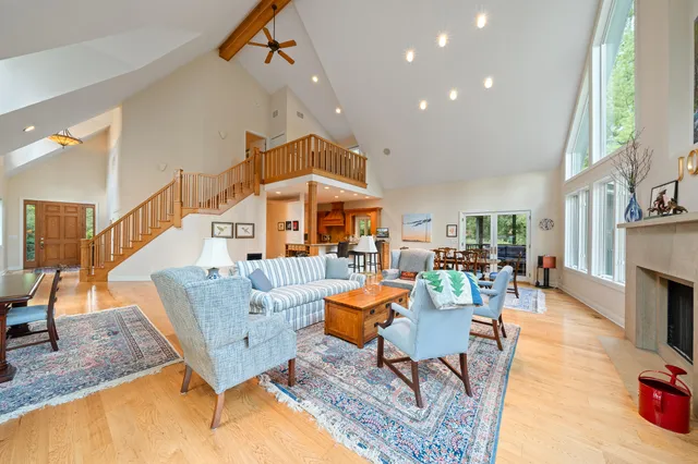 $1,475,000 | 765 Brickley Court, Fontana, WI 53125