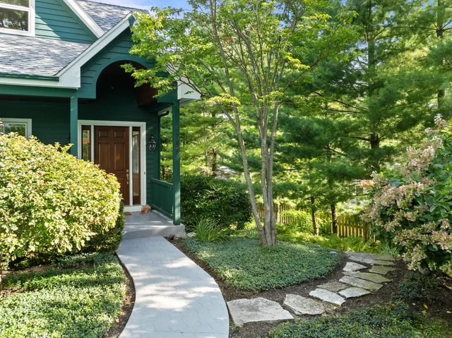 $1,475,000 | 765 Brickley Court, Fontana, WI 53125