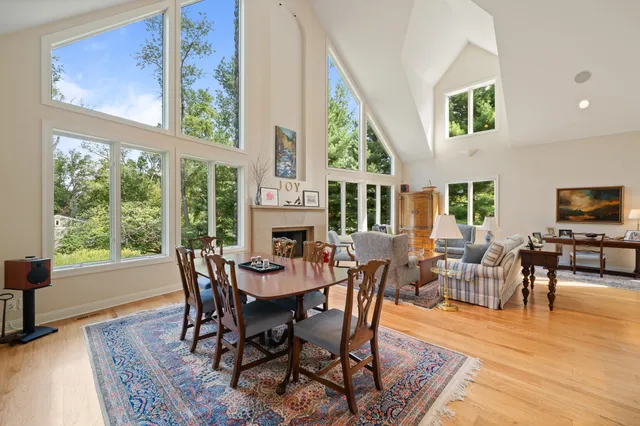 $1,475,000 | 765 Brickley Court, Fontana, WI 53125