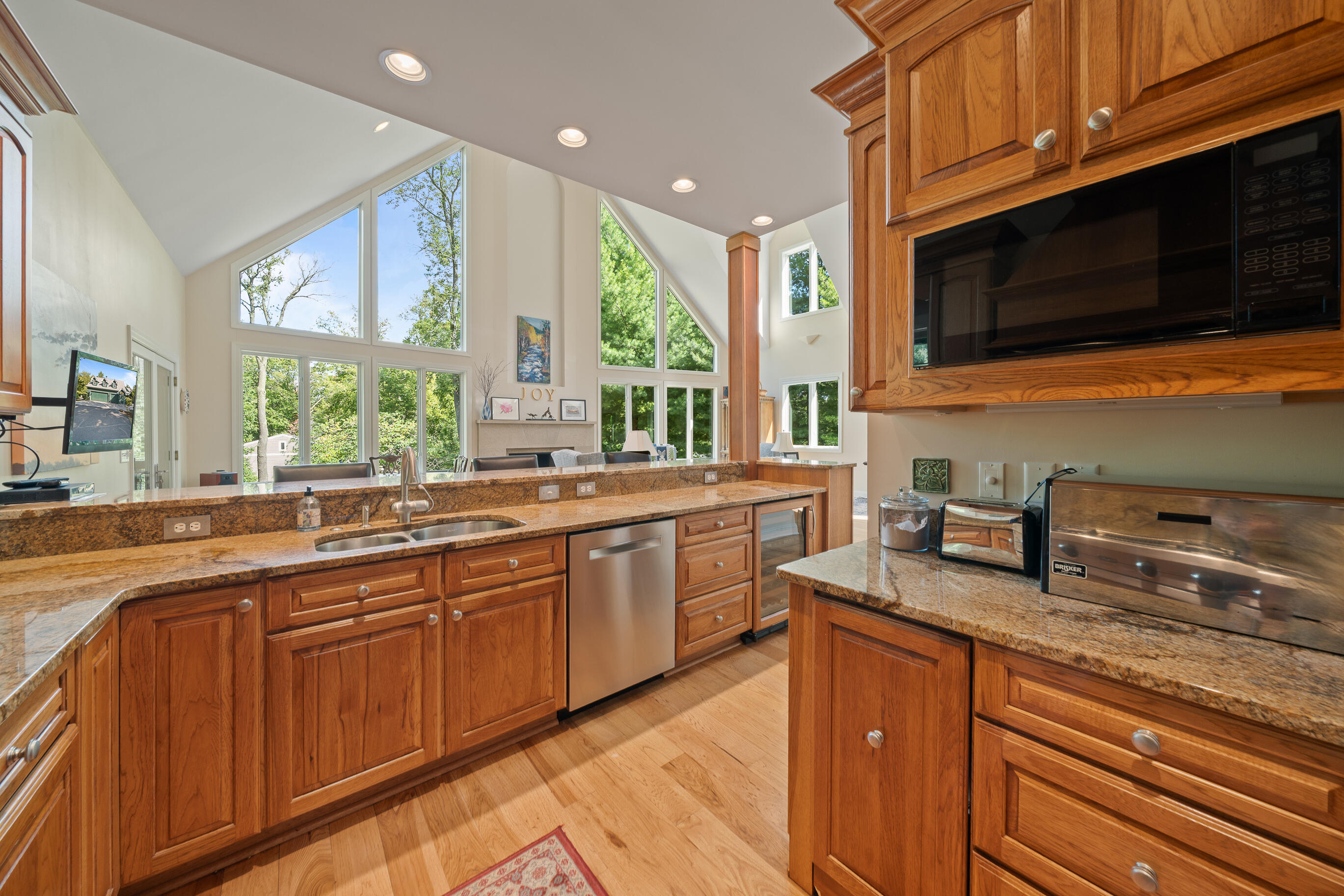 765 Brickley Court Fontana, WI 53125 - Photo 20 of 130 Kitchen