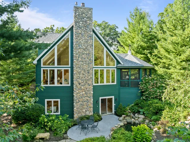 $1,475,000 | 765 Brickley Court, Fontana, WI 53125