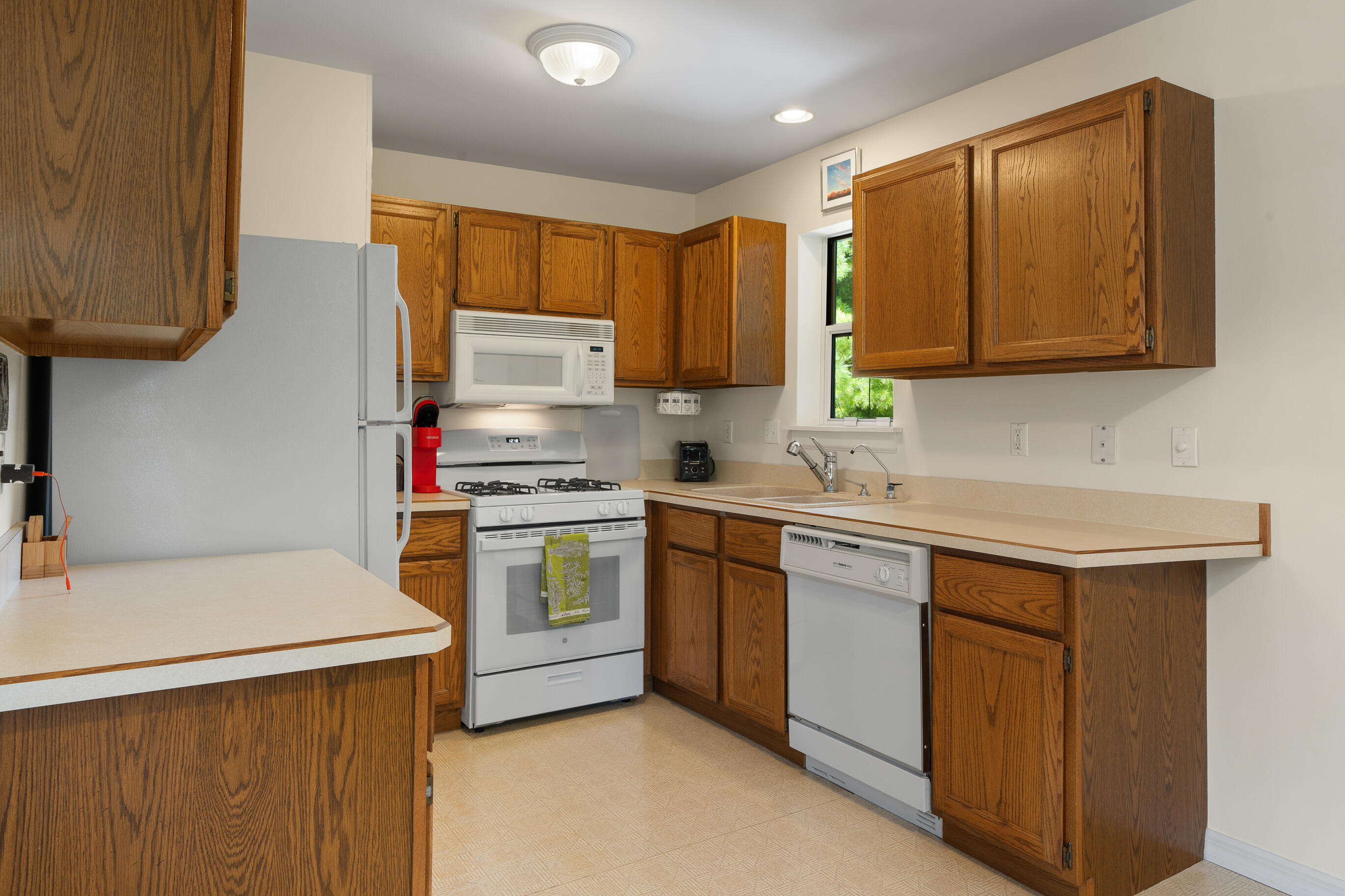 765 Brickley Court Fontana, WI 53125 - Photo 61 of 130 Apartment