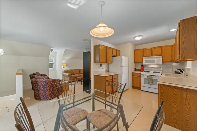 $1,475,000 | 765 Brickley Court, Fontana, WI 53125