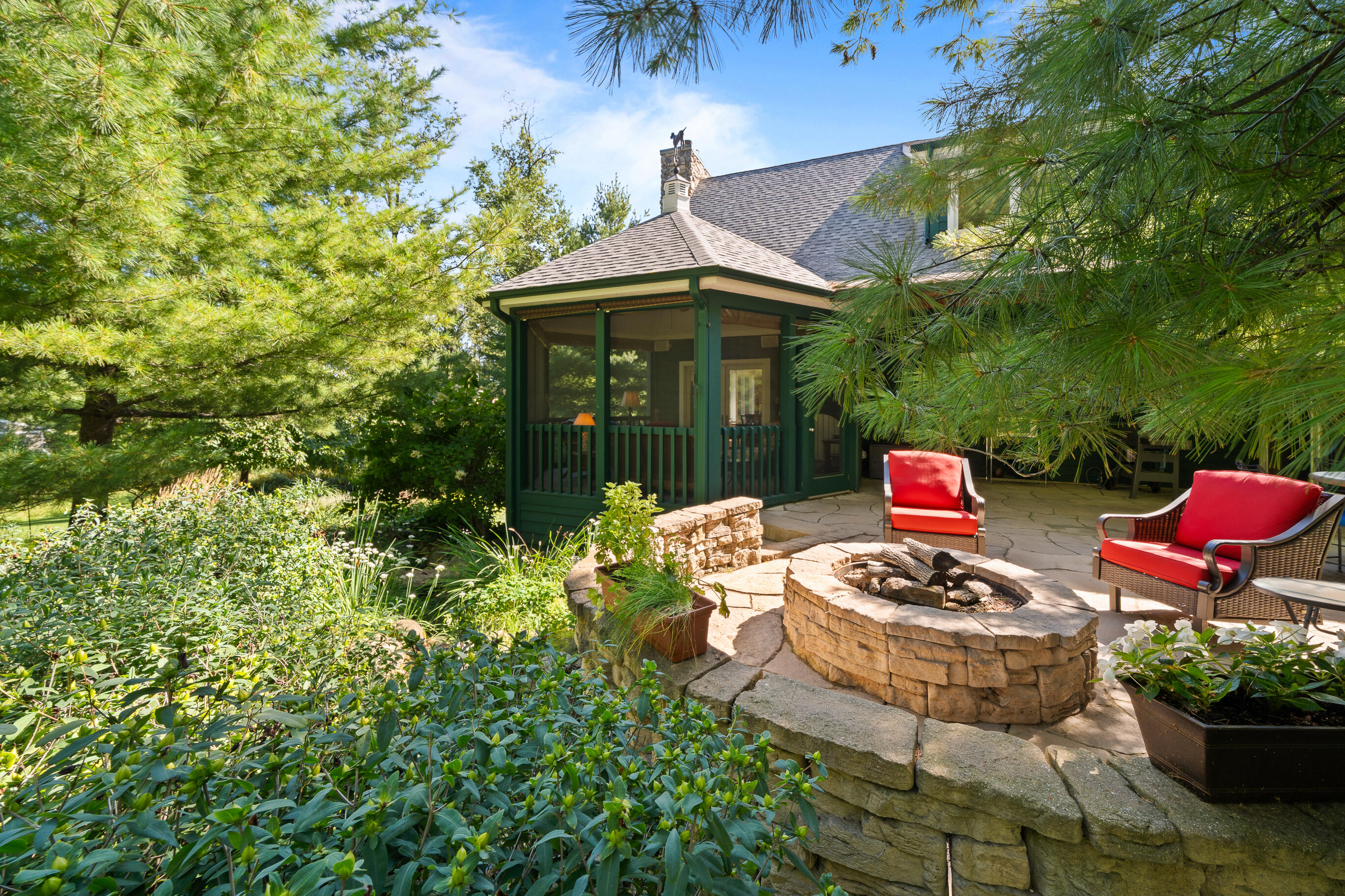 765 Brickley Court Fontana, WI 53125 - Photo 74 of 130 Patio