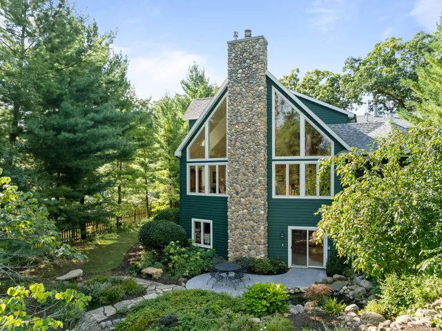 $1,475,000 | 765 Brickley Court, Fontana, WI 53125