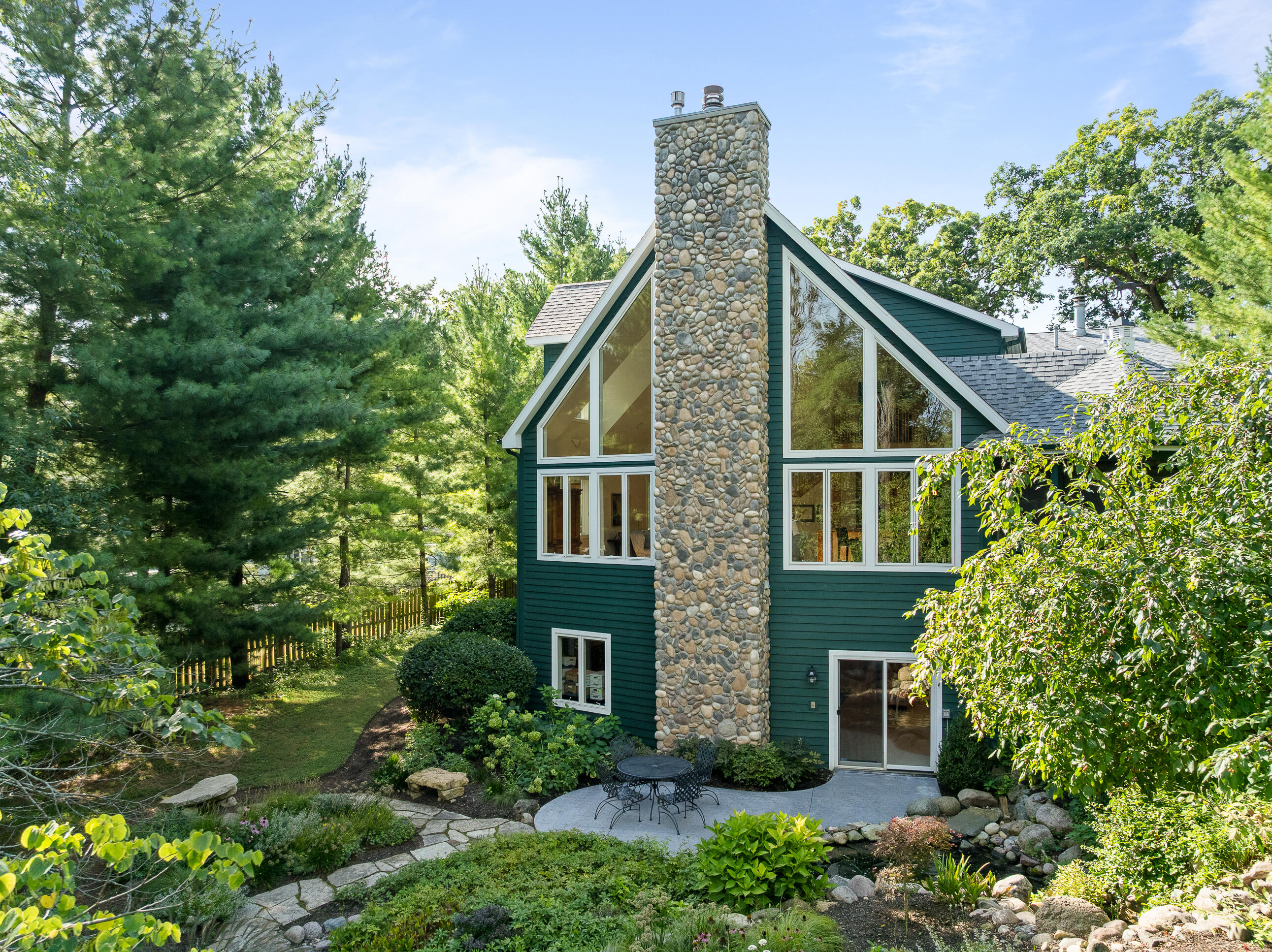 765 Brickley Court Fontana, WI 53125 - Photo 76 of 130 765 Brickley - Selects-6