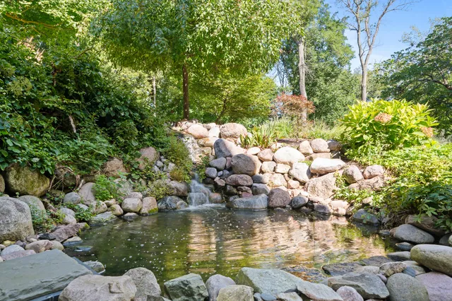 $1,475,000 | 765 Brickley Court, Fontana, WI 53125