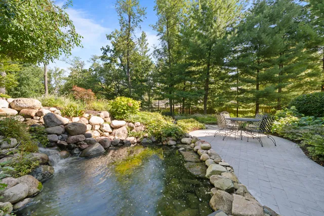 $1,475,000 | 765 Brickley Court, Fontana, WI 53125