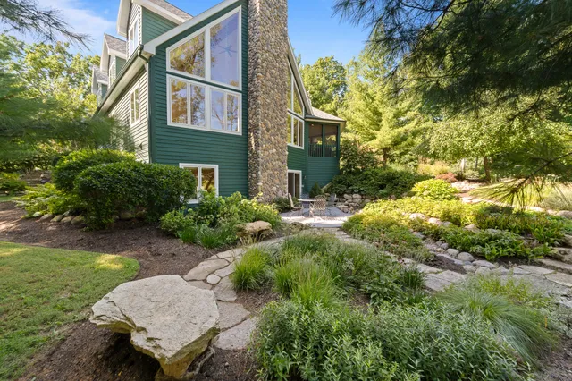 $1,475,000 | 765 Brickley Court, Fontana, WI 53125