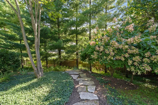 $1,475,000 | 765 Brickley Court, Fontana, WI 53125