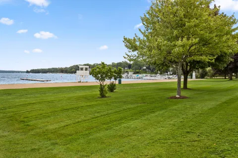 $1,475,000 | 765 Brickley Court, Fontana, WI 53125