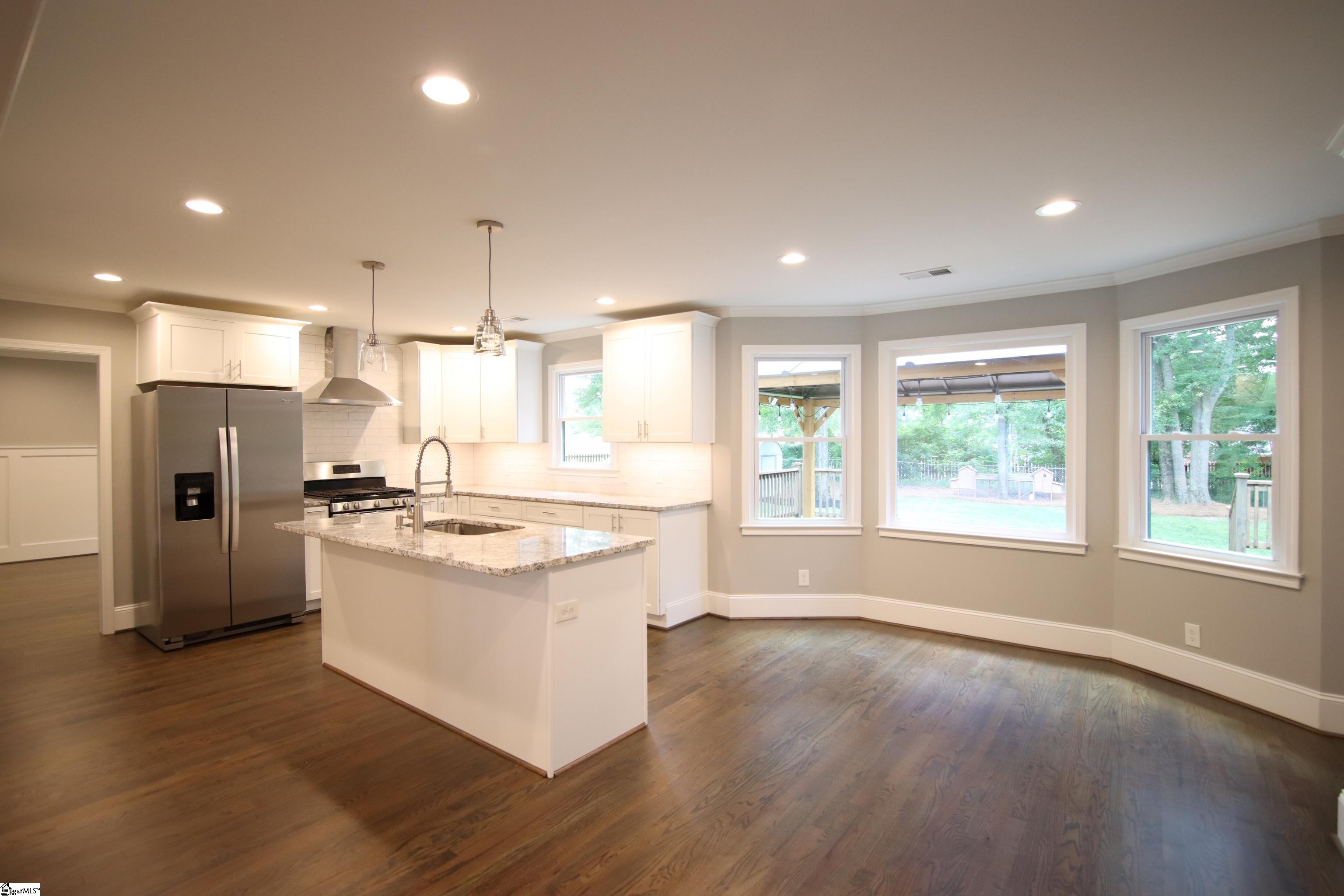 821 Brooks Road Mauldin, SC 29662 - Photo 9 of 36 Gallery Image 9