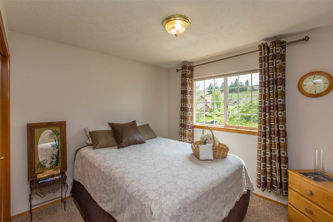 1127 South Moen Road Greenacres, WA 99016 - Photo 14 of 20