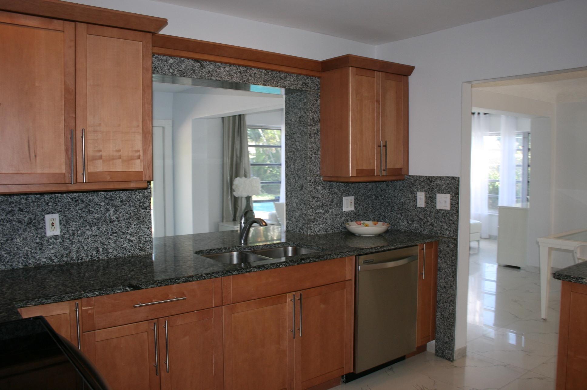 421 Northeast 28th Street Boca Raton, FL 33431 - Photo 10 of 23 Kitchen