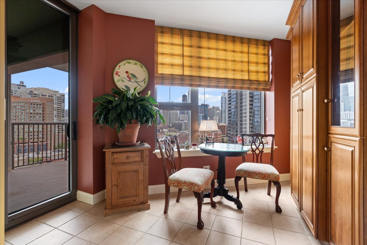 501 North Clinton Street, Unit 1303 Chicago, IL 60654 - Photo 14 of 46