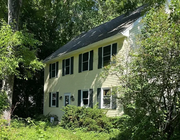 $610,000 | 203 Lakeview Avenue, Tyngsborough, MA 01879