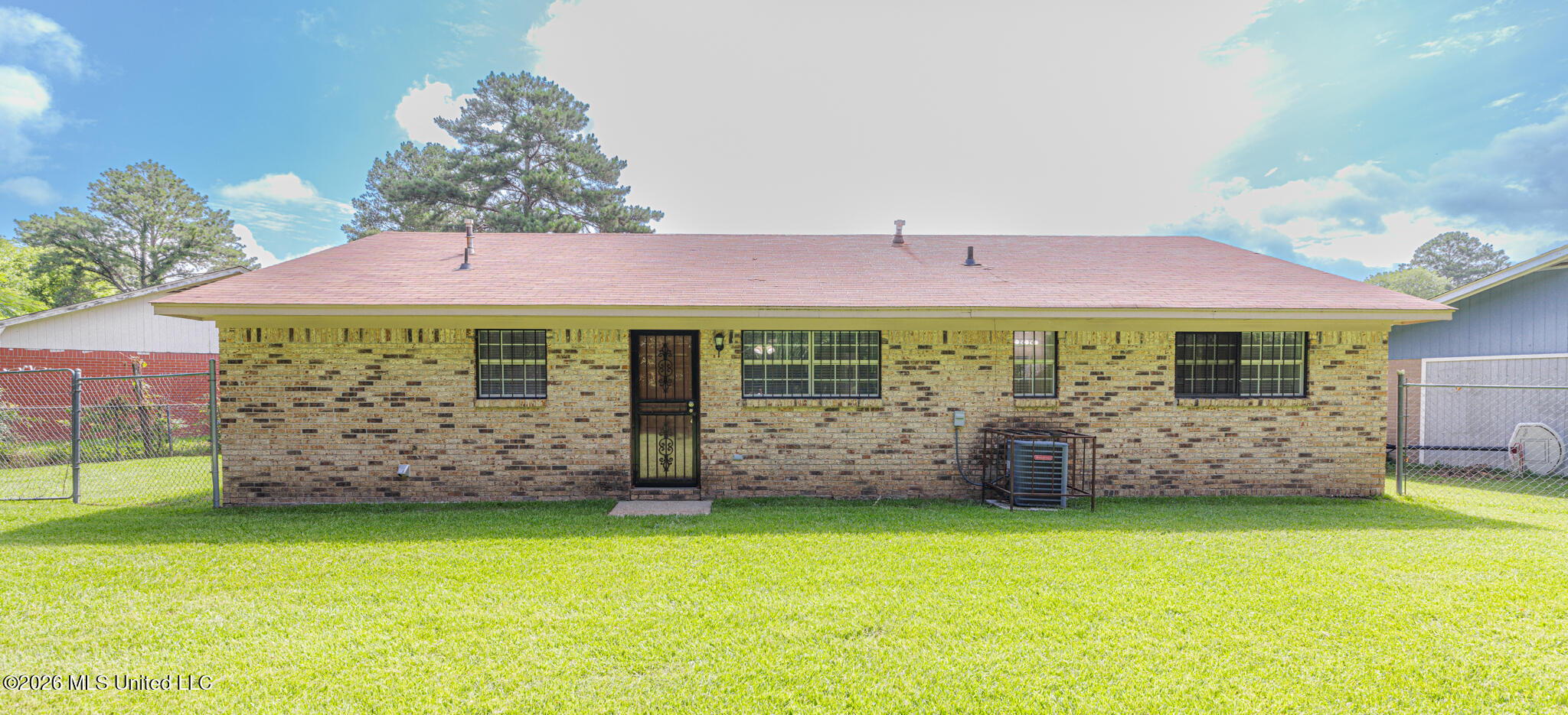 253 Rutherford B Hayes Circle Jackson, MS 39213 - Photo 6 of 25 1R4A7916