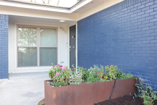 $2,700 | 4815 Oldfort Hill Drive, Austin, TX 78723